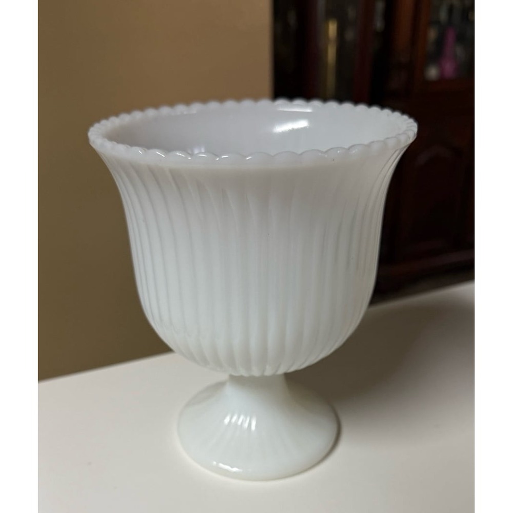 VTG Pedestal Milk Glass Vase URN by‎ E. O. Brody Co CLEVELAND OHIO USA